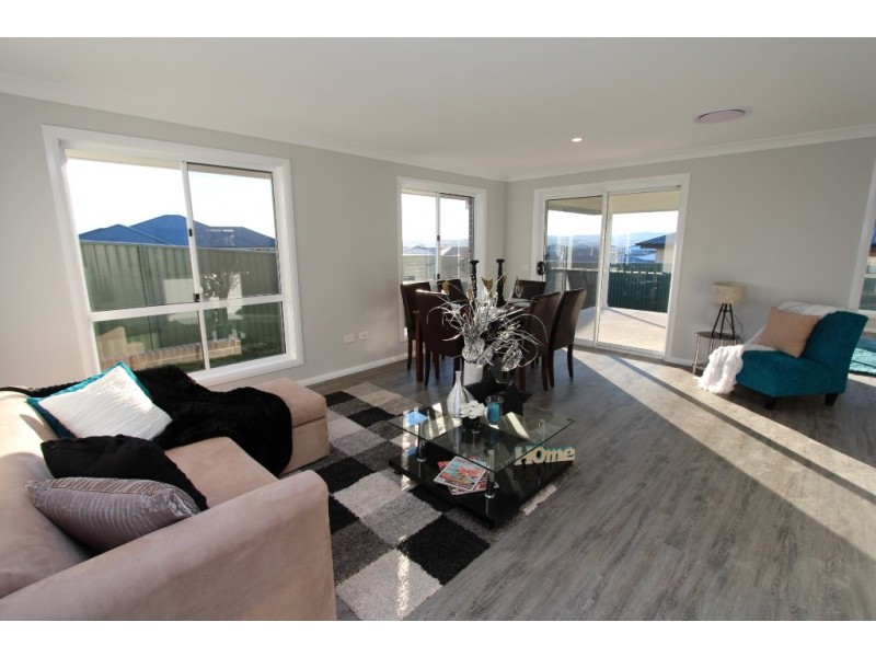 1 Twynam Avenue, Windradyne NSW 2795