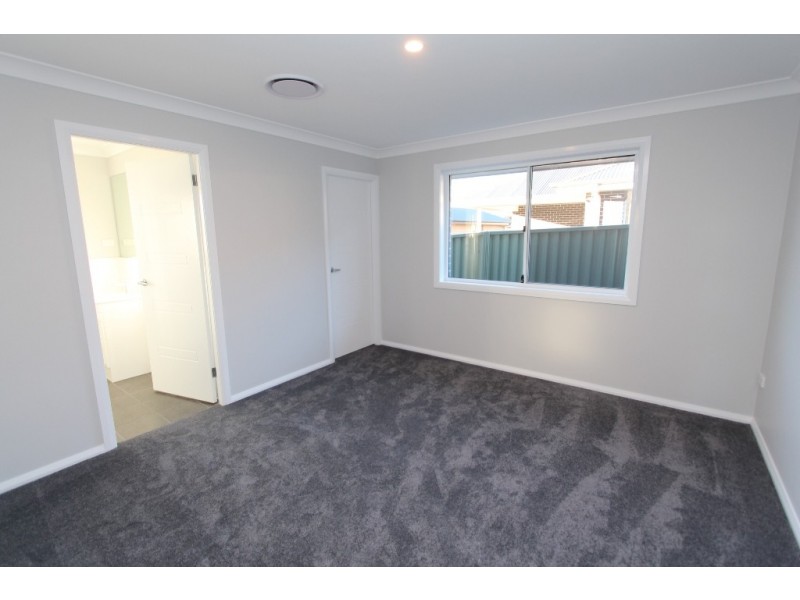 1 Twynam Avenue, Windradyne NSW 2795