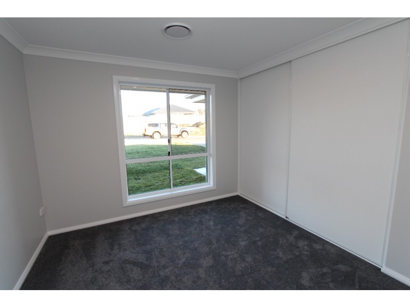 1 Twynam Avenue, Windradyne NSW 2795