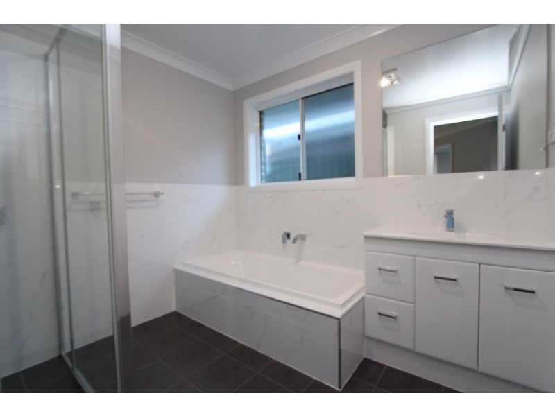 1 Twynam Avenue, Windradyne NSW 2795