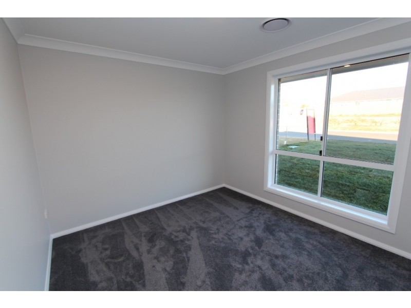 1 Twynam Avenue, Windradyne NSW 2795