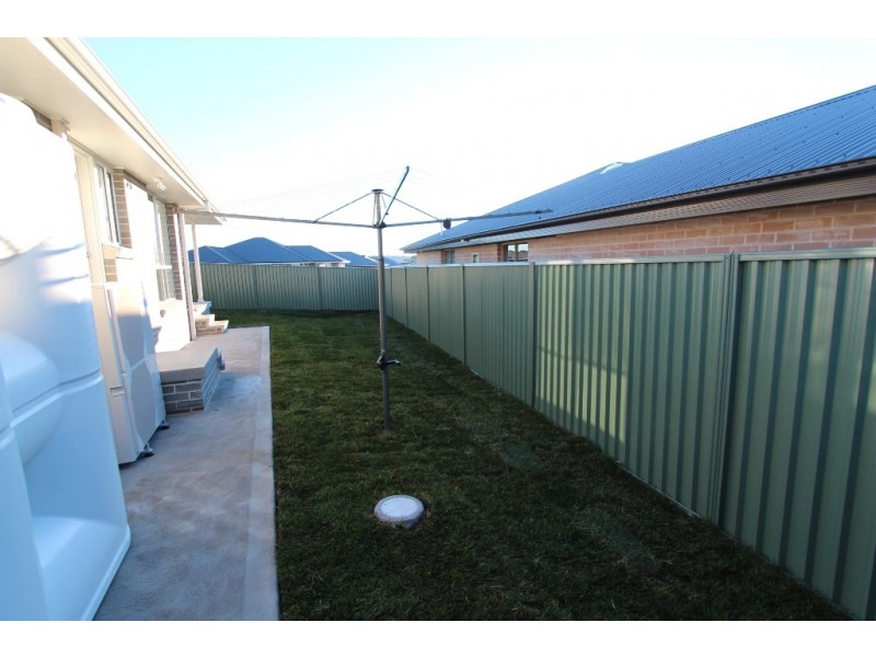 1 Twynam Avenue, Windradyne NSW 2795