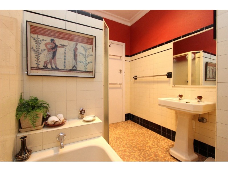 79 Mitre Street, Bathurst NSW 2795