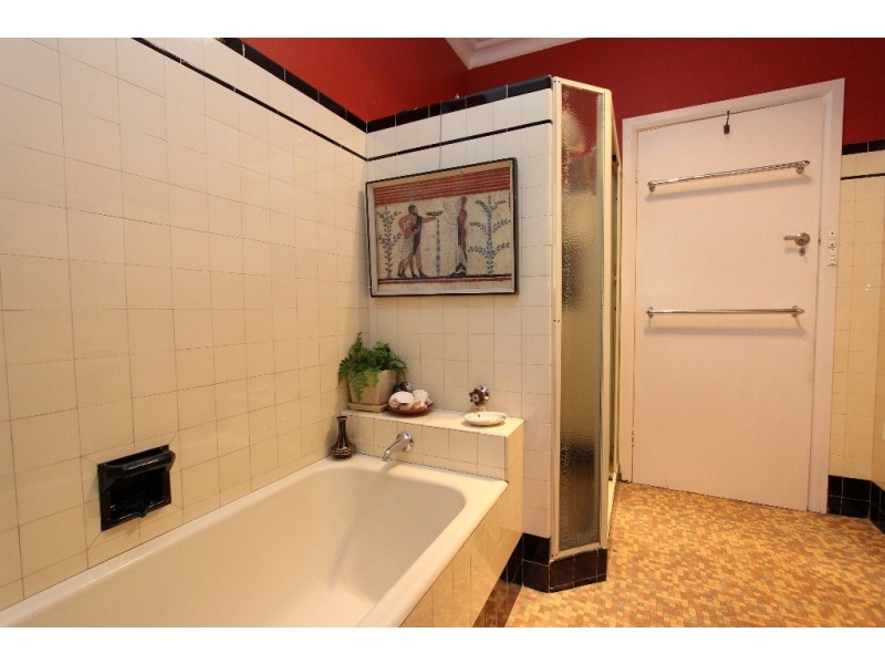 79 Mitre Street, Bathurst NSW 2795