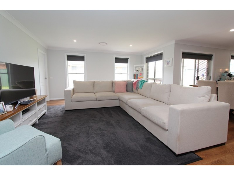 8 McLean Street, Windradyne NSW 2795