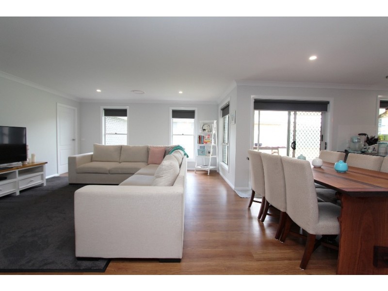 8 McLean Street, Windradyne NSW 2795