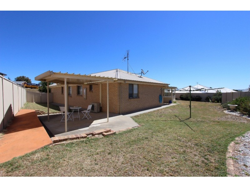 19 Tandora Street, Kelso NSW 2795