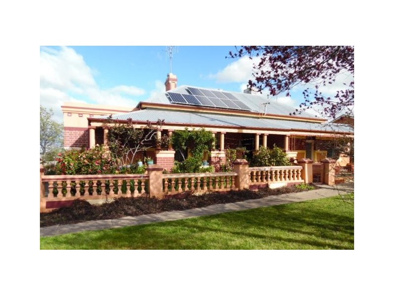 24 Torch St, Bathurst NSW 2795