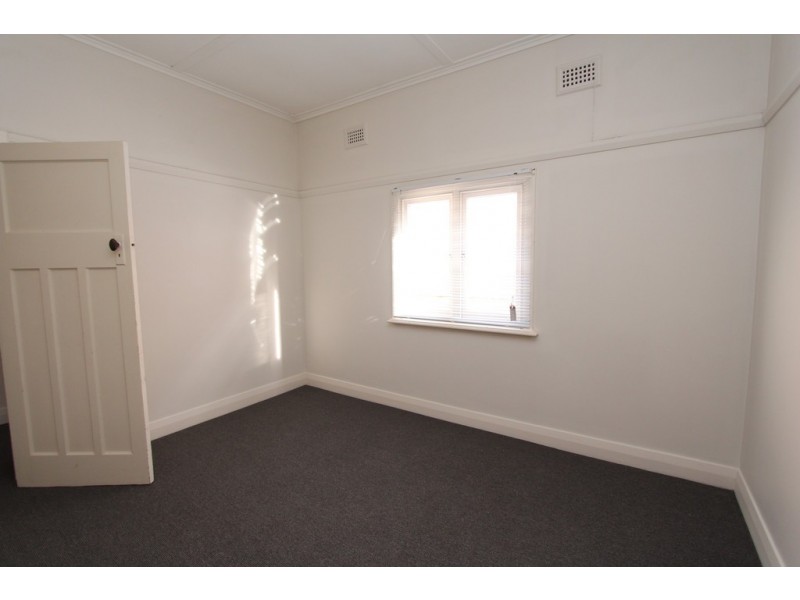 35 George St, Bathurst NSW 2795