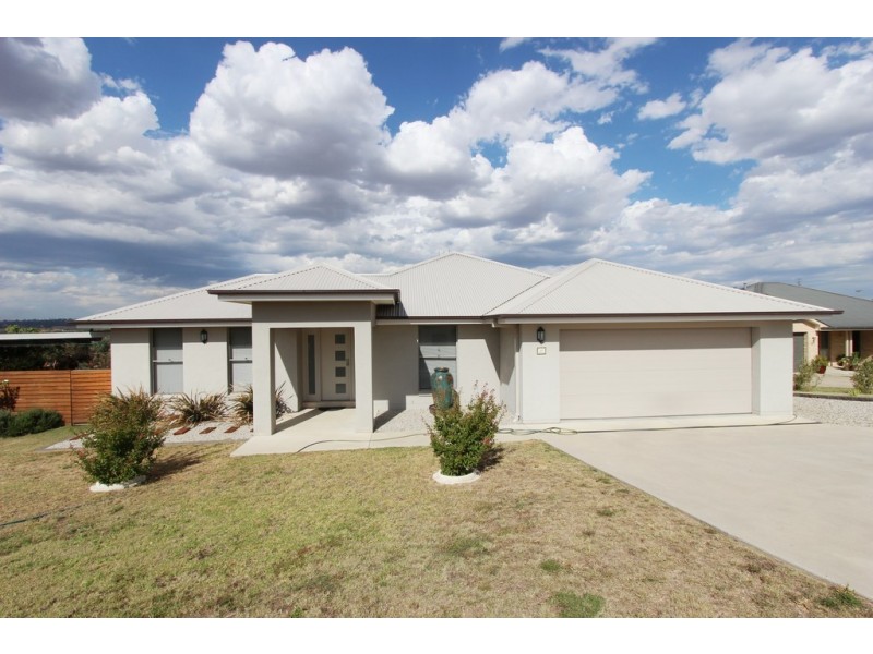 89 Darwin Dr, Bathurst NSW 2795