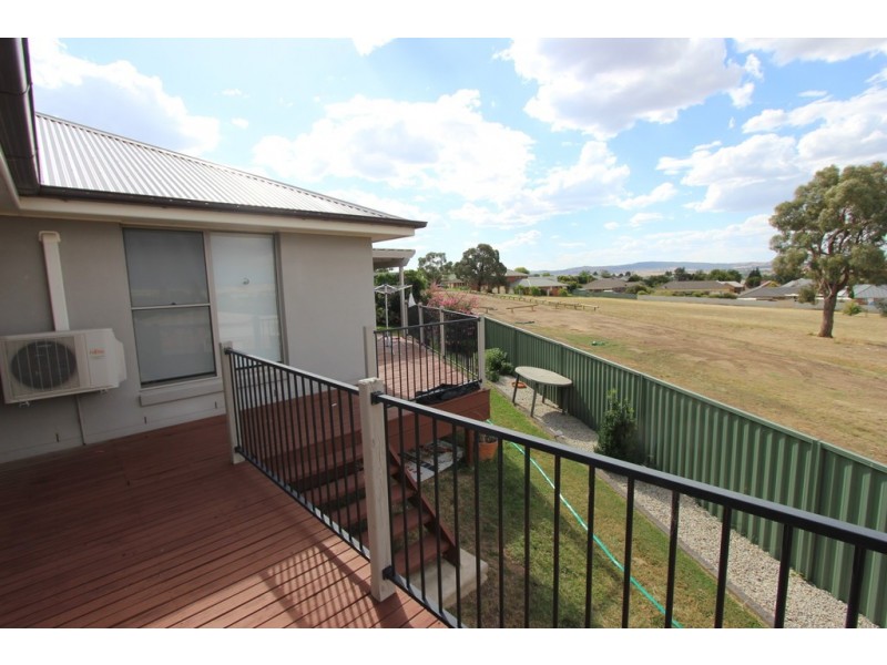 89 Darwin Dr, Bathurst NSW 2795