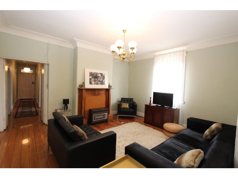 93 Stewart Street, Bathurst NSW 2795