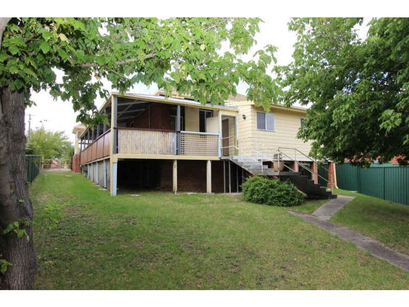 93 Stewart Street, Bathurst NSW 2795