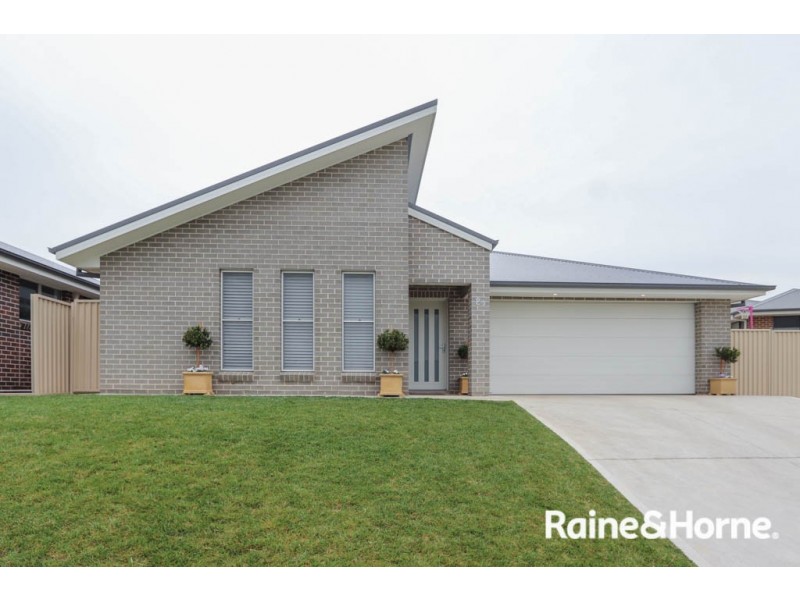 2a O’Farrell Place, Kelso NSW 2795