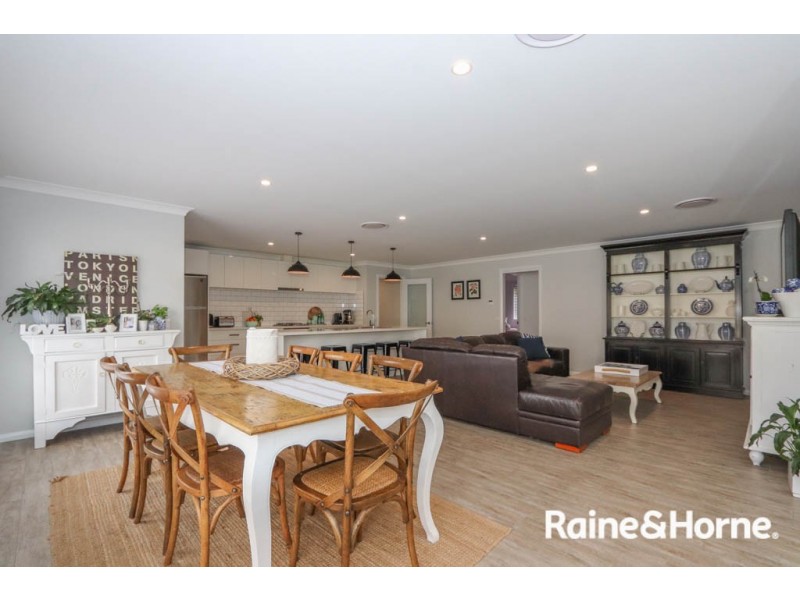 2a O’Farrell Place, Kelso NSW 2795