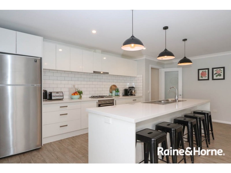 2a O’Farrell Place, Kelso NSW 2795