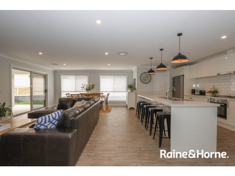 2a O’Farrell Place, Kelso NSW 2795