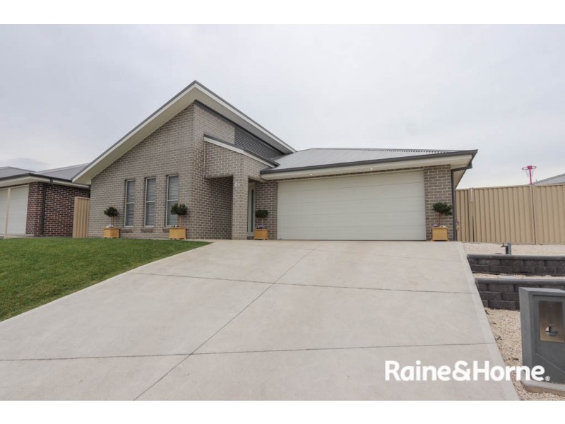 2a O’Farrell Place, Kelso NSW 2795