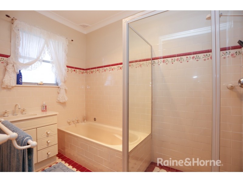 309 Keppel Street, Bathurst NSW 2795