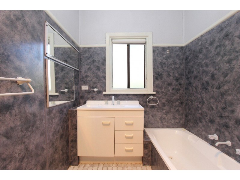 90 Morrissett Street, Bathurst NSW 2795