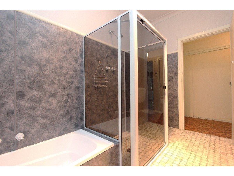 90 Morrissett Street, Bathurst NSW 2795