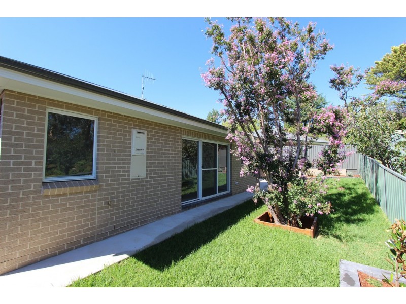 12a Isaacs St, Bathurst NSW 2795