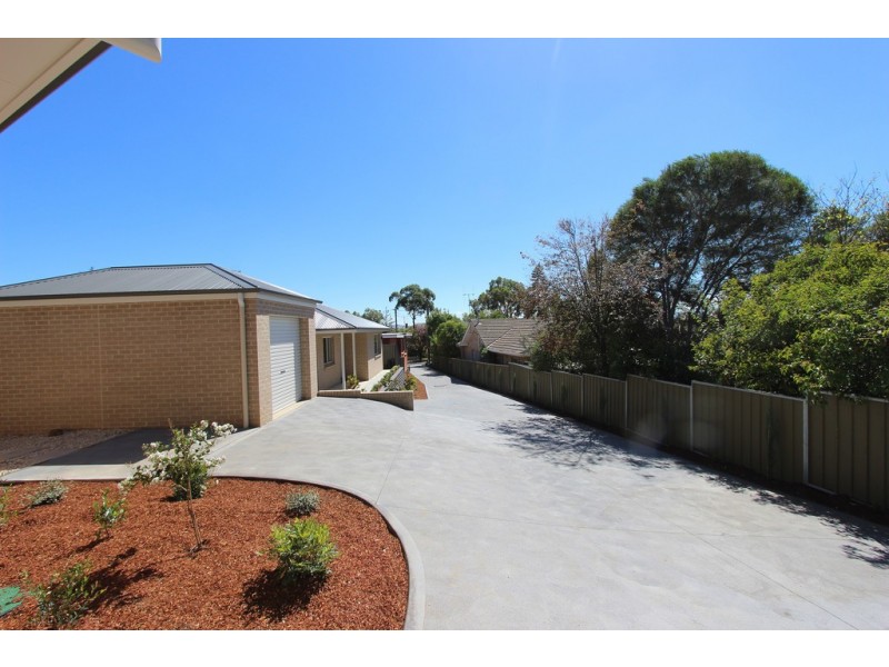 12a Isaacs St, Bathurst NSW 2795