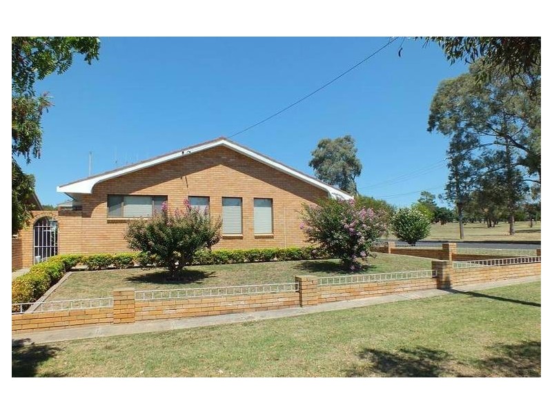 158 Seymour St, Bathurst NSW 2795