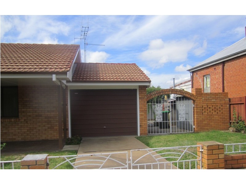 158 Seymour St, Bathurst NSW 2795