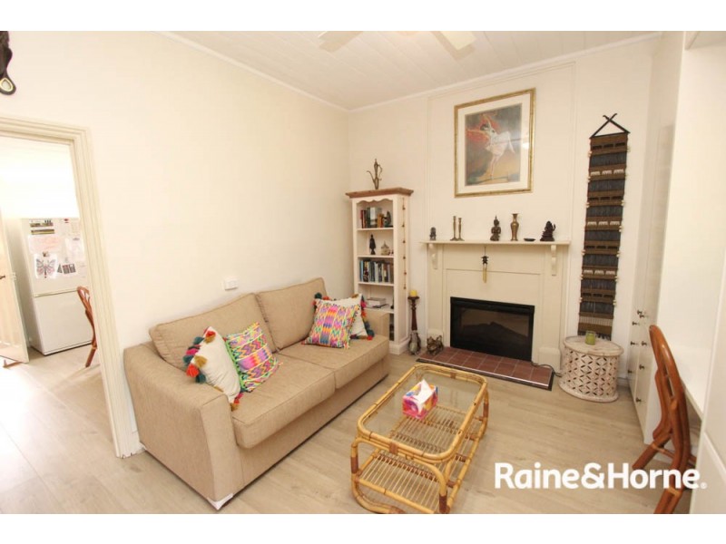 1/283a Piper St, Bathurst NSW 2795