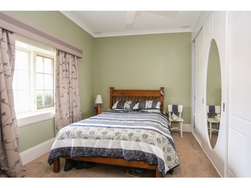 202 Keppel Street, Bathurst NSW 2795