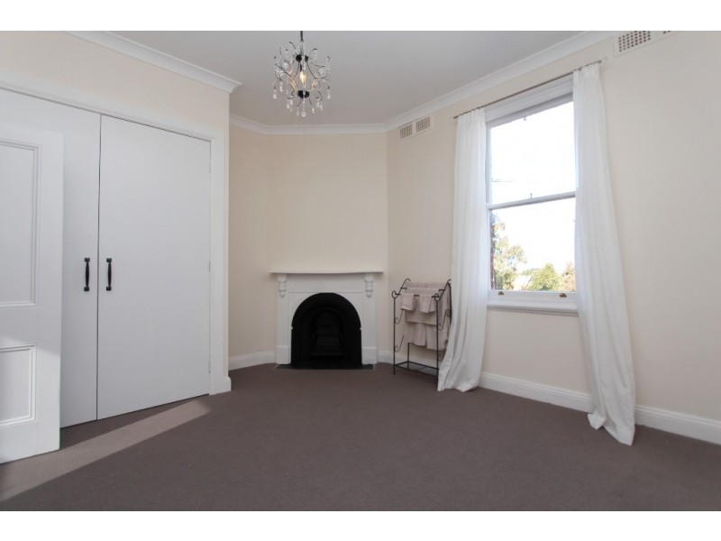 138 Russell Street, Bathurst NSW 2795