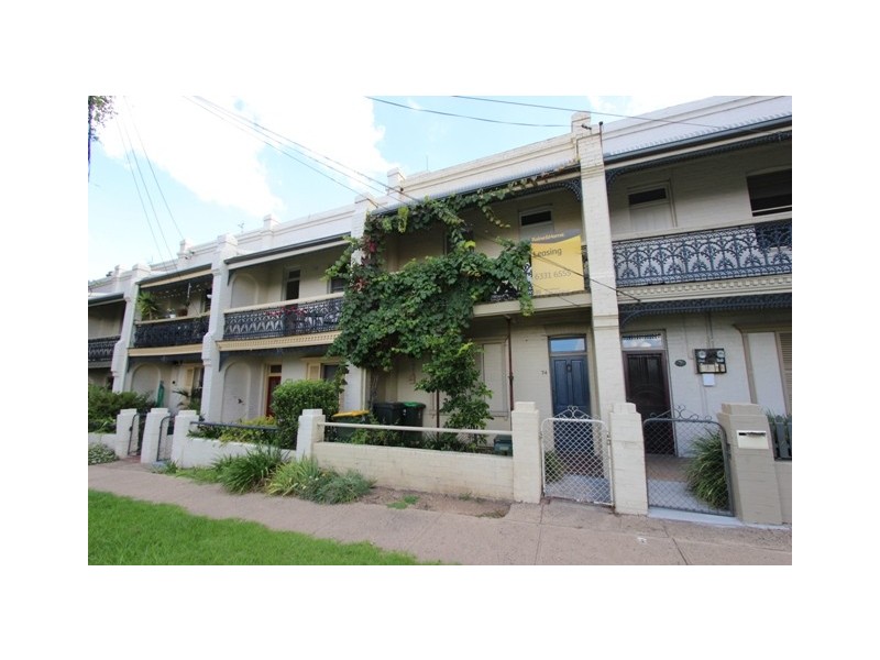 74 Piper Street, Bathurst NSW 2795