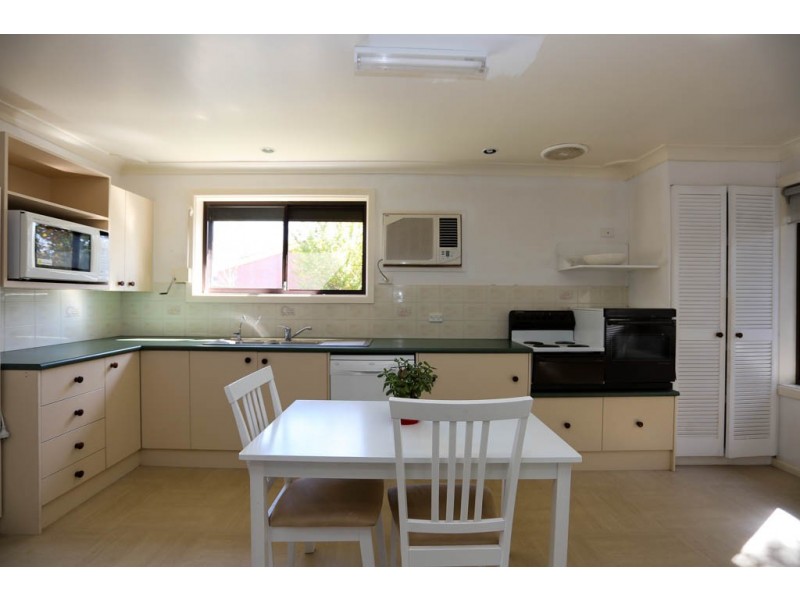 16 Northcott Drive, West Bathurst NSW 2795
