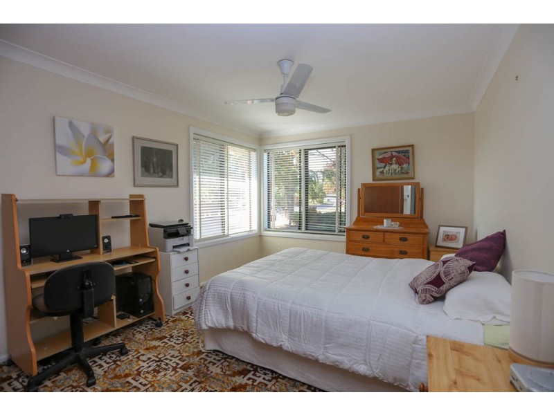 16 Northcott Drive, West Bathurst NSW 2795