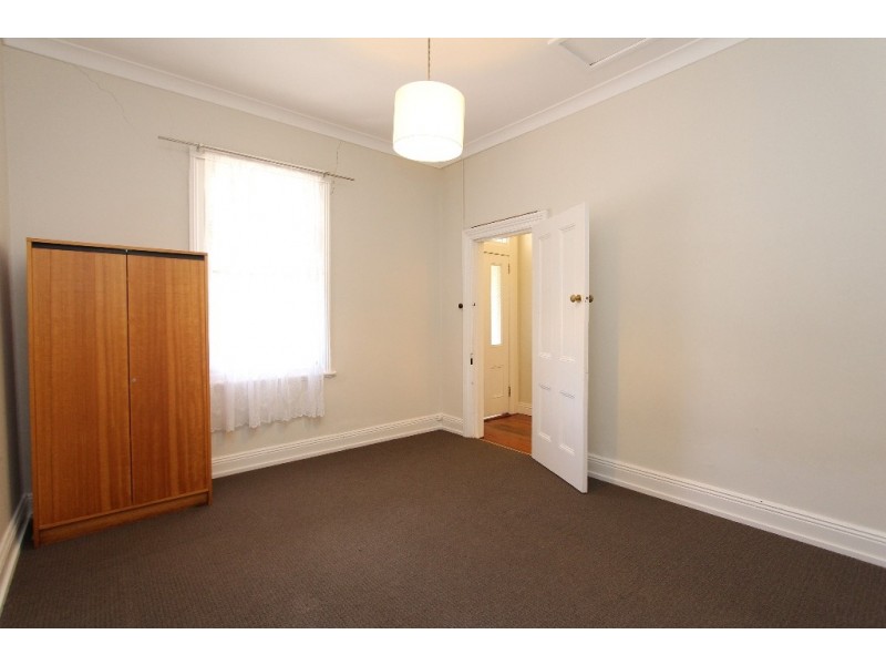 32 HENRY STREET, Bathurst NSW 2795