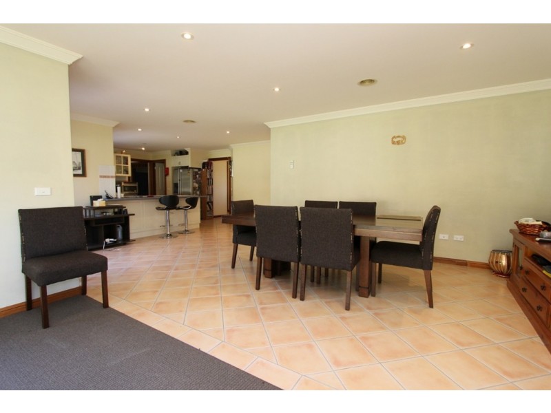 11 McBrien Dr, Kelso NSW 2795