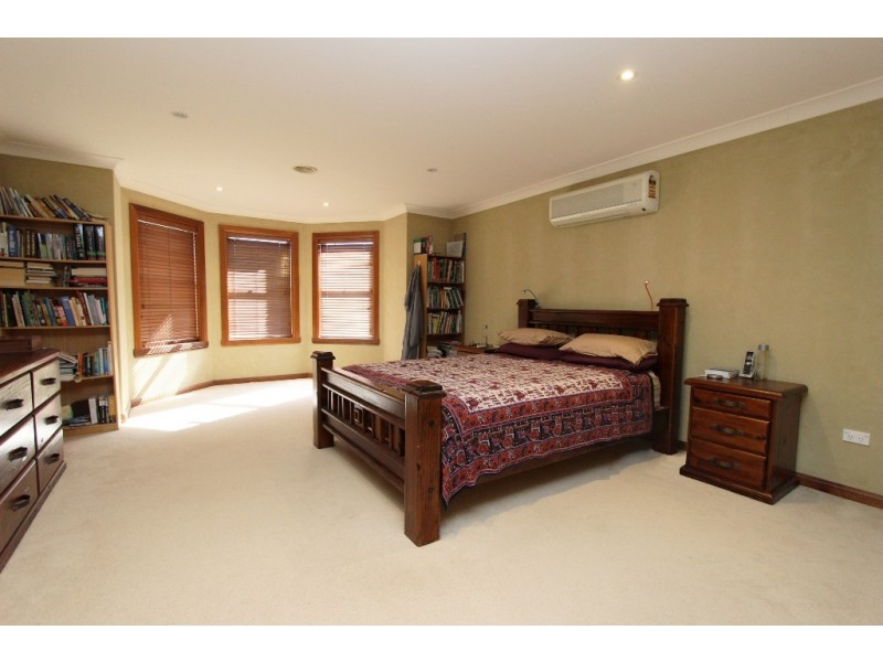 11 McBrien Dr, Kelso NSW 2795