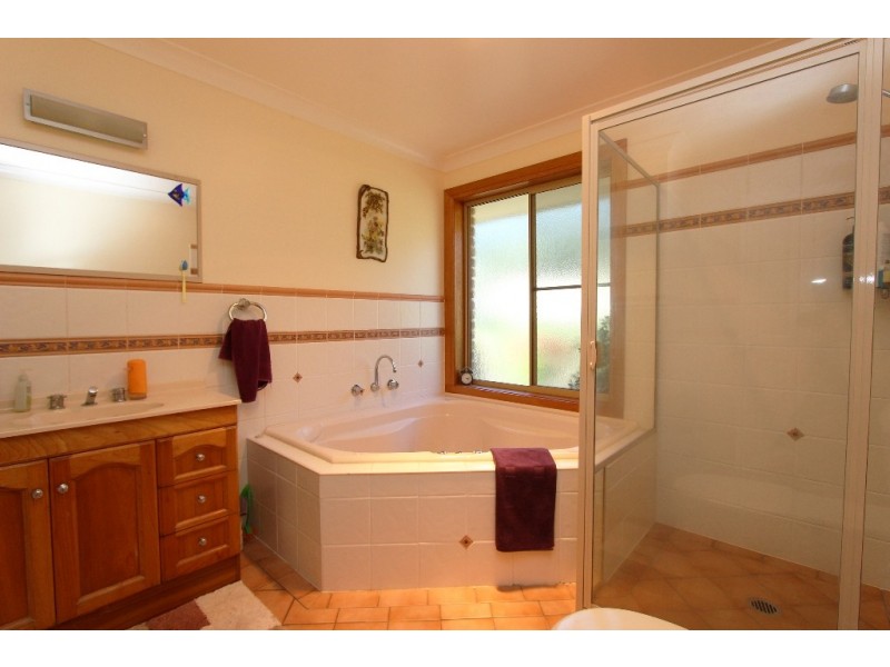 11 McBrien Dr, Kelso NSW 2795