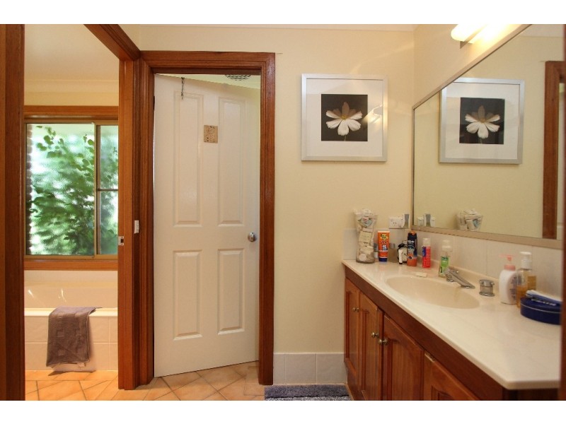 11 McBrien Dr, Kelso NSW 2795