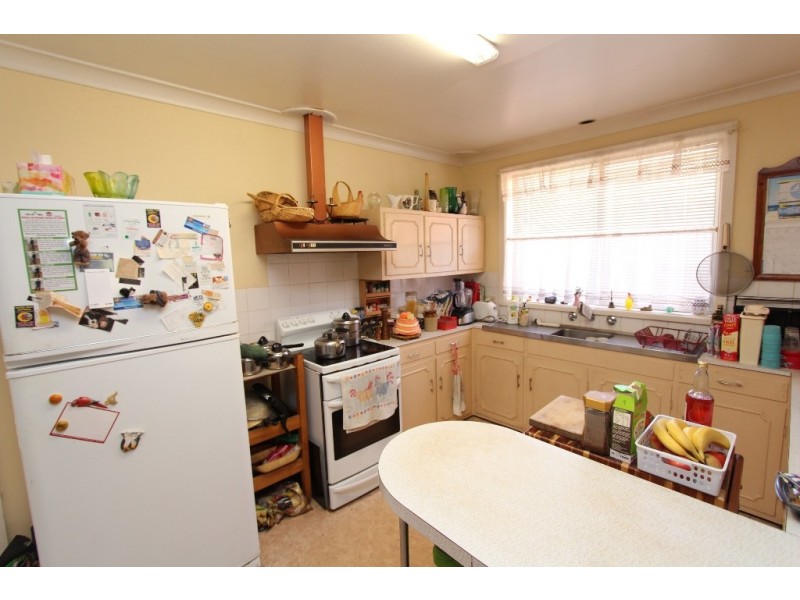 33 Isaacs Street, Bathurst NSW 2795