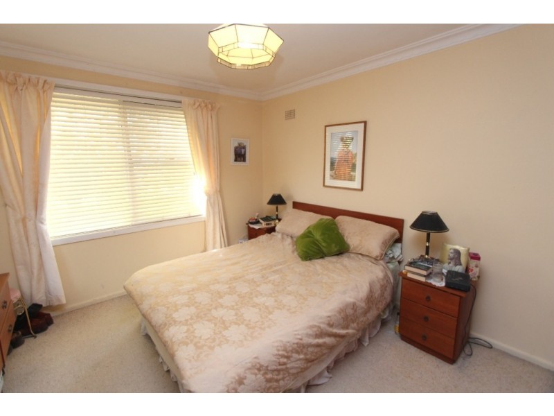 33 Isaacs Street, Bathurst NSW 2795