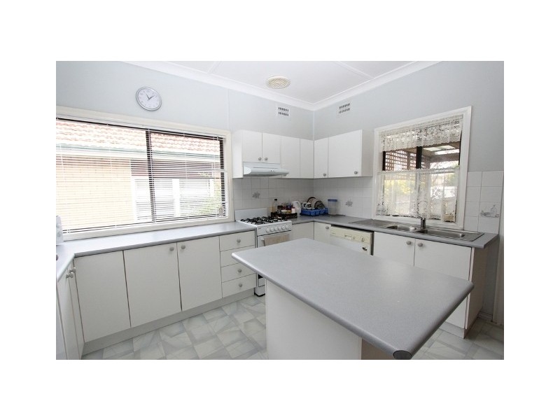 8 Daly Street, Bathurst NSW 2795