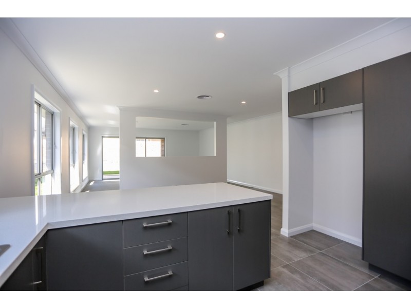 50 Mendel Drive, Kelso NSW 2795