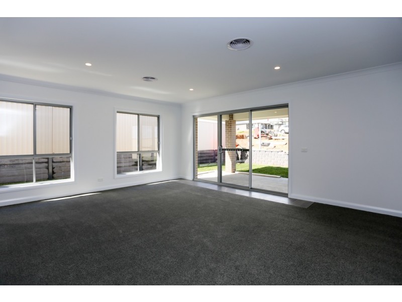 50 Mendel Drive, Kelso NSW 2795