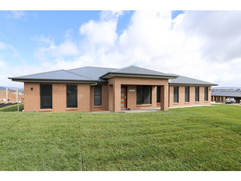 23 McGillan Drive, Kelso NSW 2795