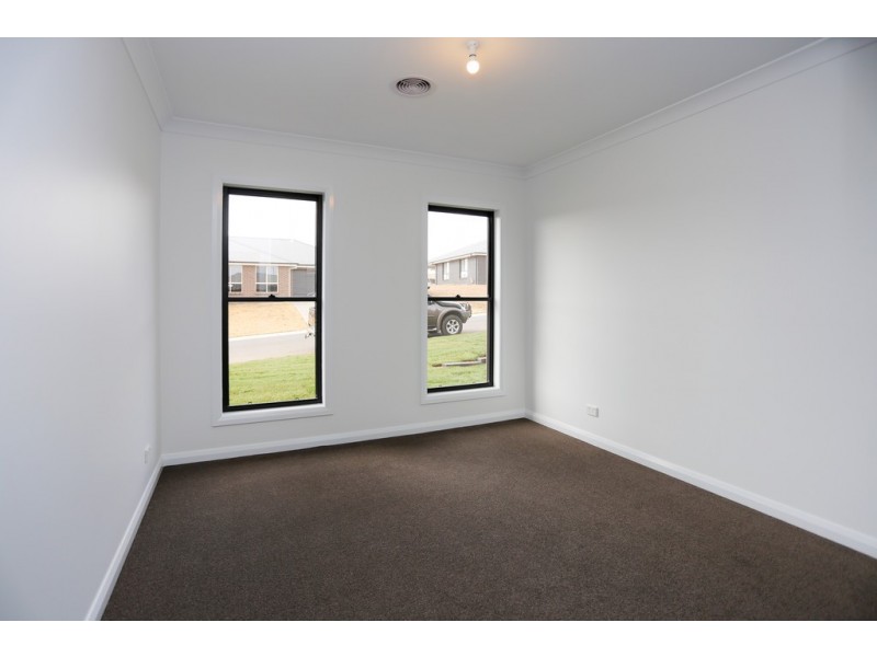 23 McGillan Drive, Kelso NSW 2795