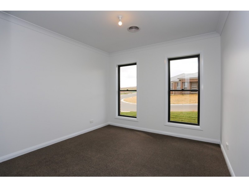 23 McGillan Drive, Kelso NSW 2795