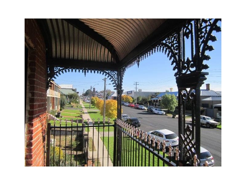 82 Russell Street, Bathurst NSW 2795