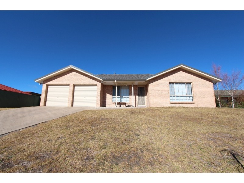 27 Sapphire Close, Kelso NSW 2795